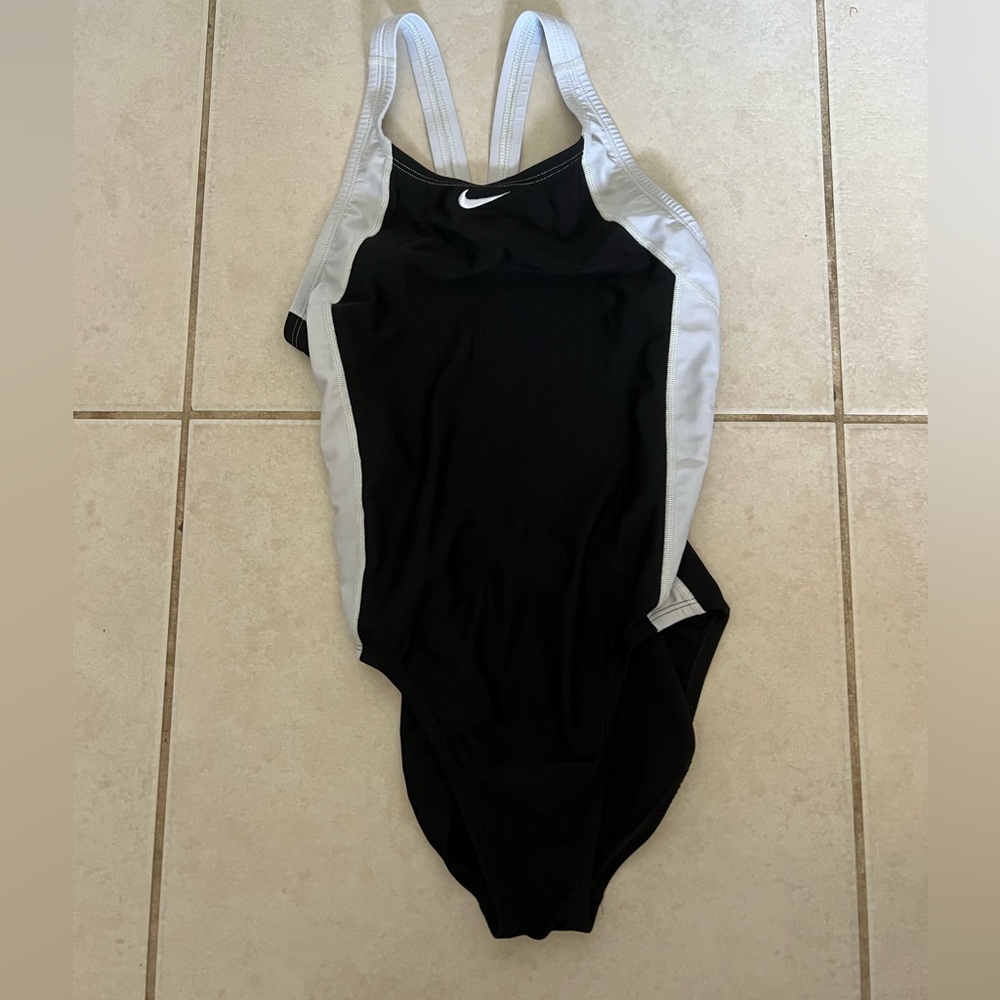 nike women’s small one piece bathing suit
